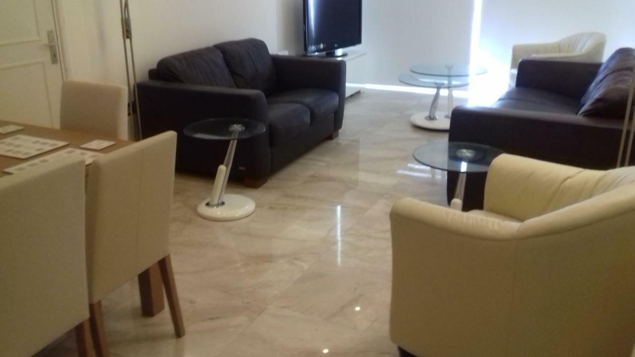 Amathusia Beach Apartment Limassol Luaran gambar