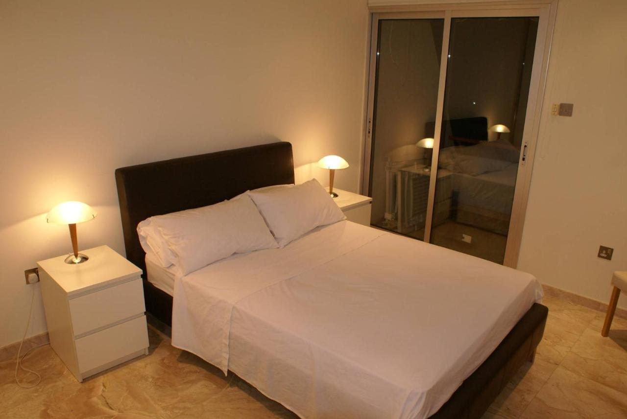 Amathusia Beach Apartment Limassol Luaran gambar