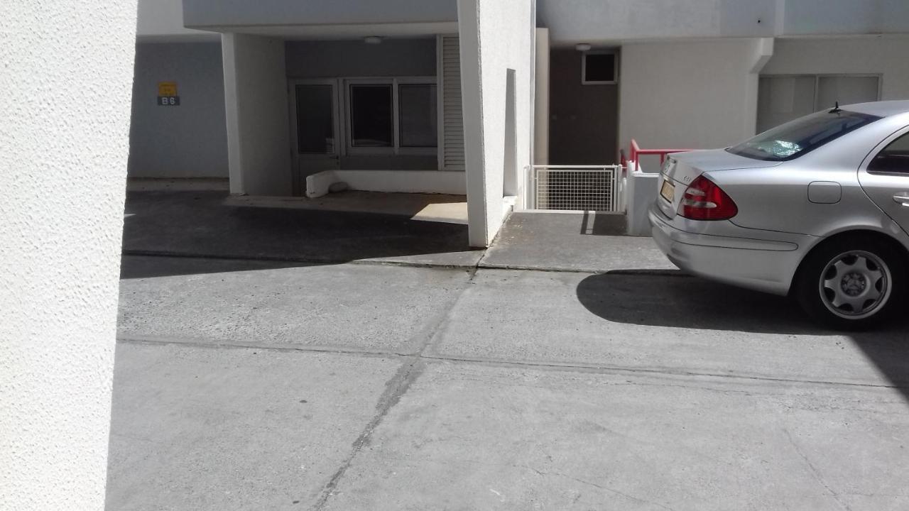 Amathusia Beach Apartment Limassol Luaran gambar
